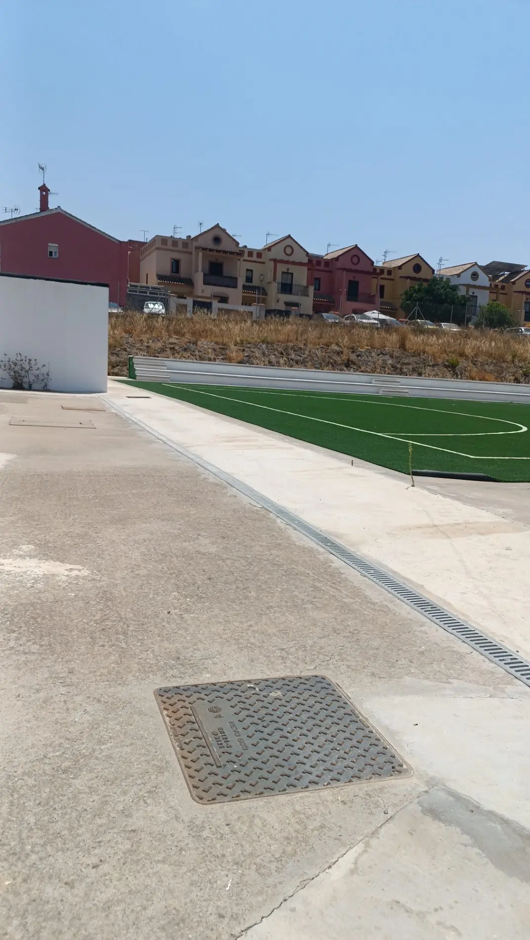 Fotografía de la incidencia: El maravilloso gobierno actual cerró esta pista deportiva en marzo del 2025 con la excusa…