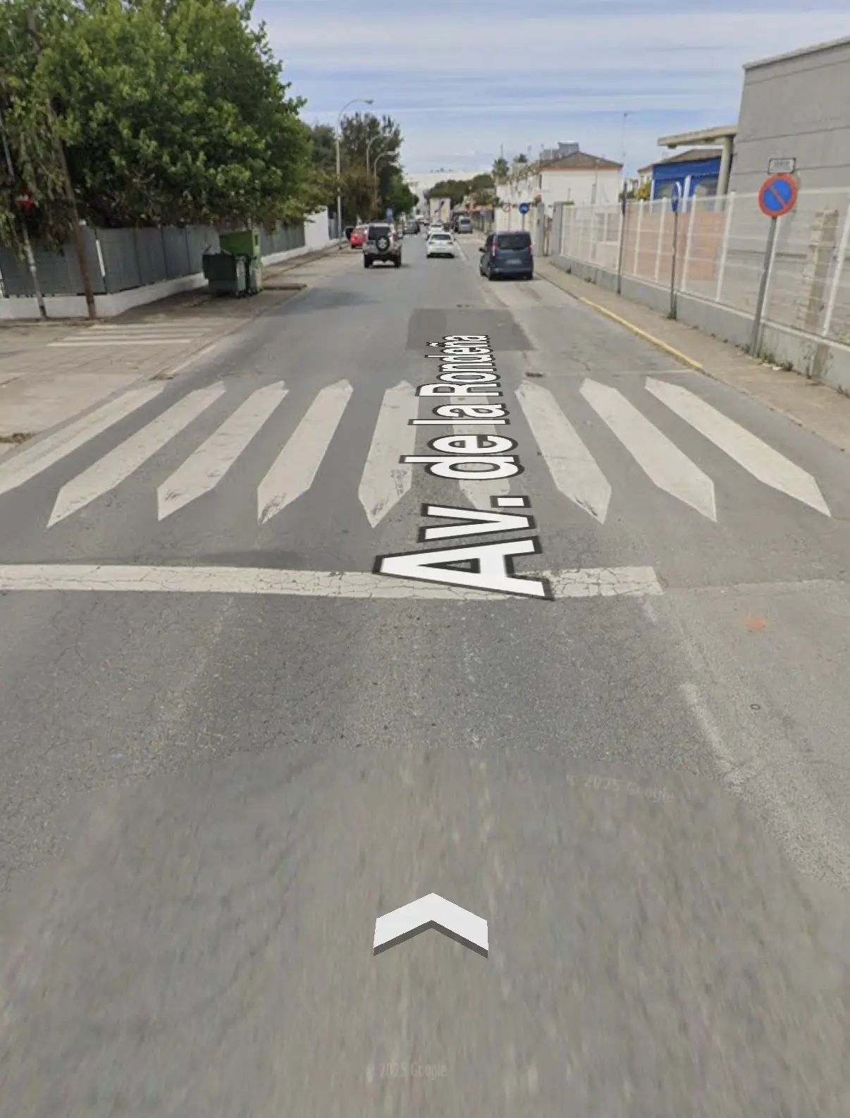 Fotografía de la incidencia: Deberían instalar algún semáforo en este paso de cebra, ya que al ser una zona muy transi…