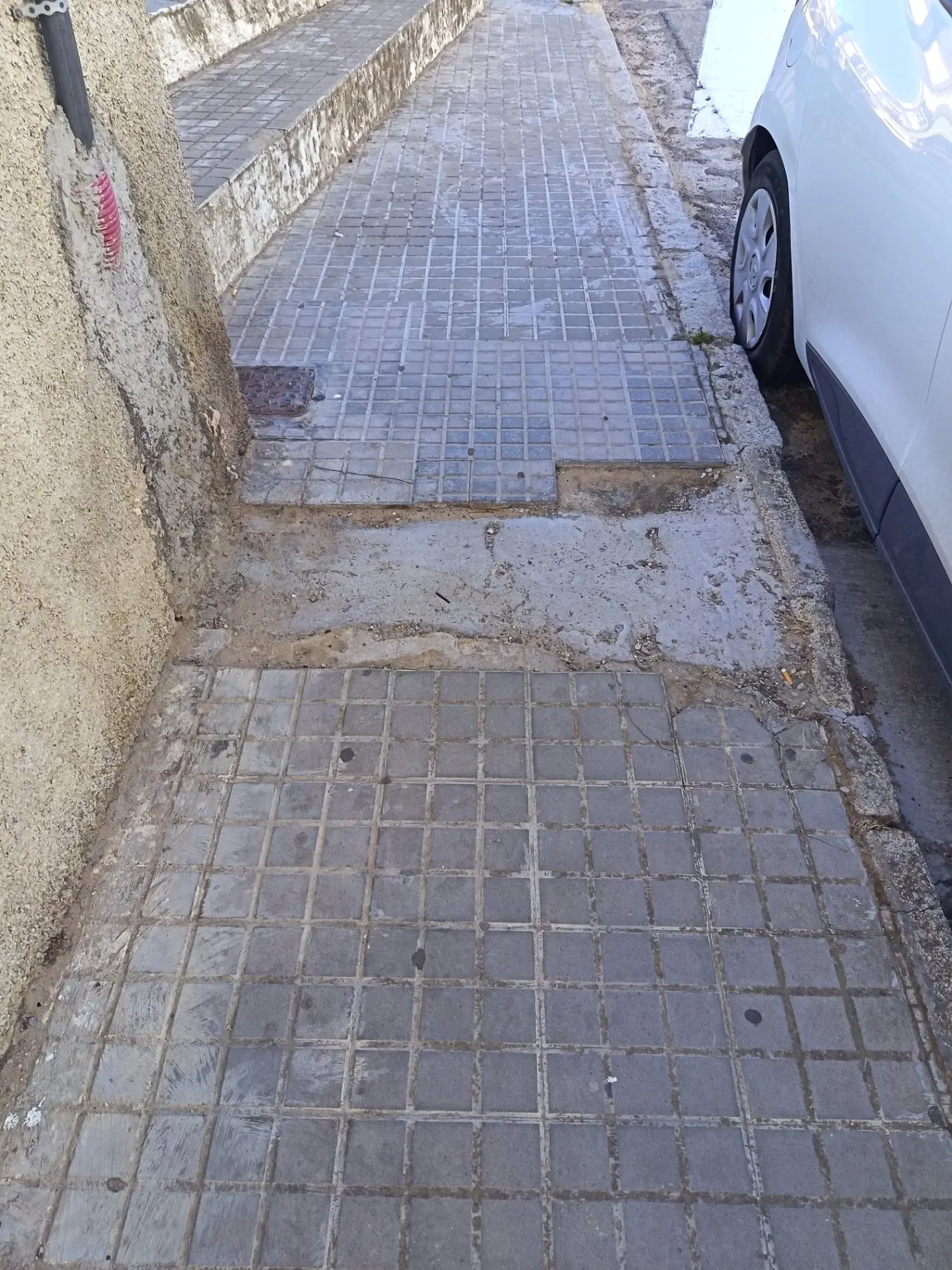 Fotografía de la incidencia: Acerado