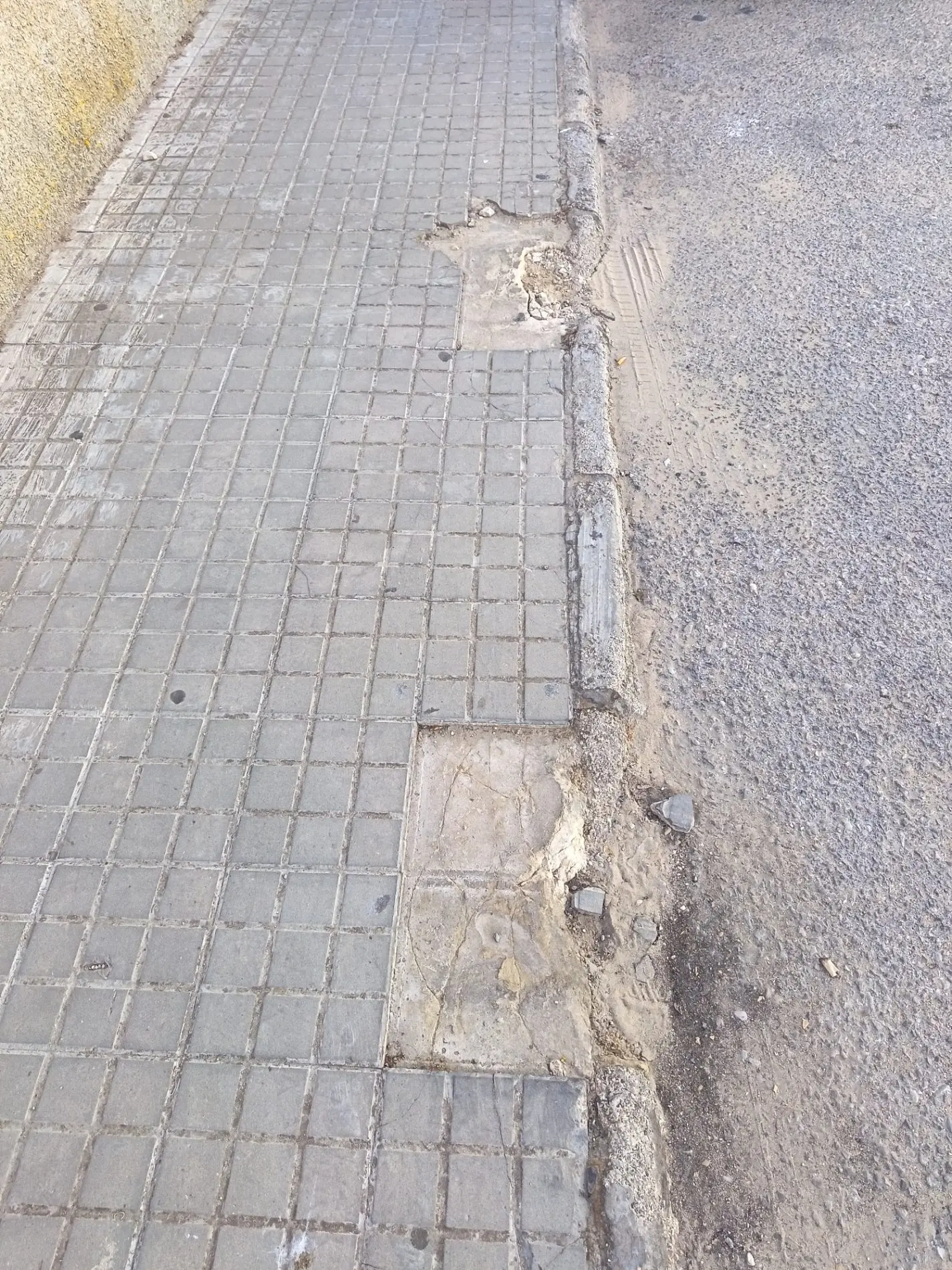 Fotografía de la incidencia: Acerado