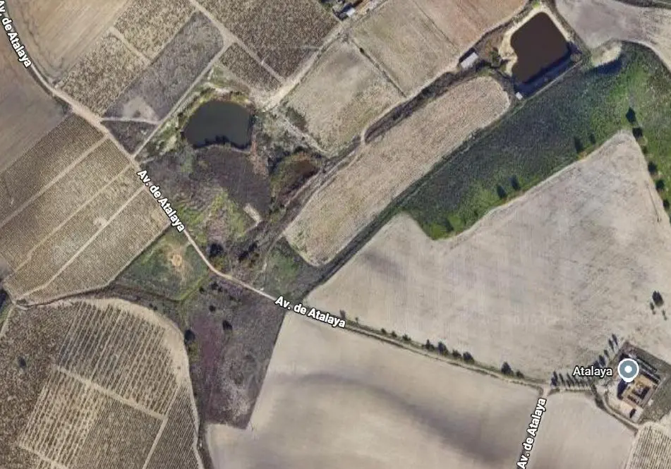 Fotografía de la incidencia: La avenida la Atalaya ha tenido salida toda la vida por la carretera de jerez, ahora en l…