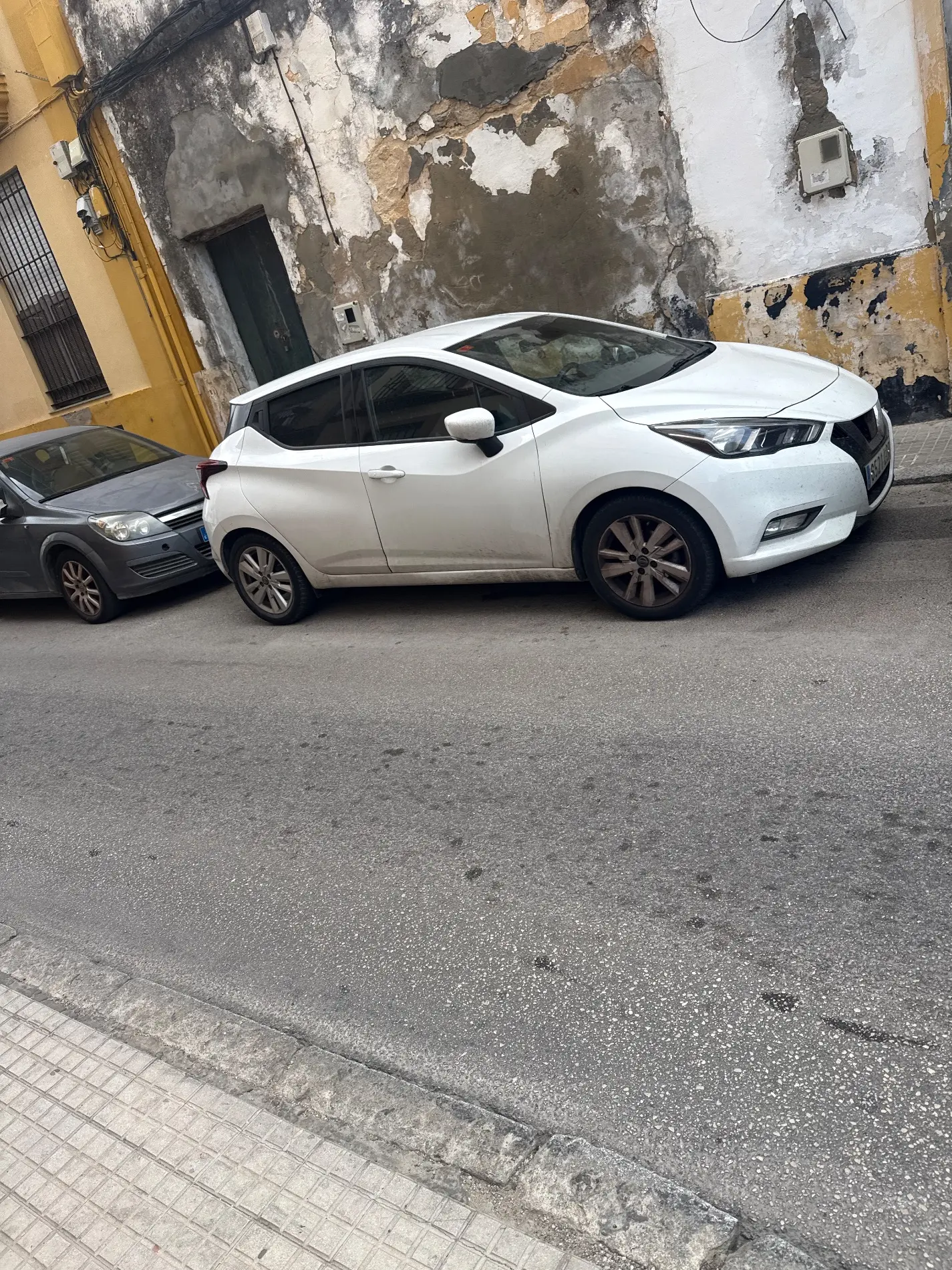 Fotografía de la incidencia: Aquí hay un paso de peatones que actualmente no se ve.