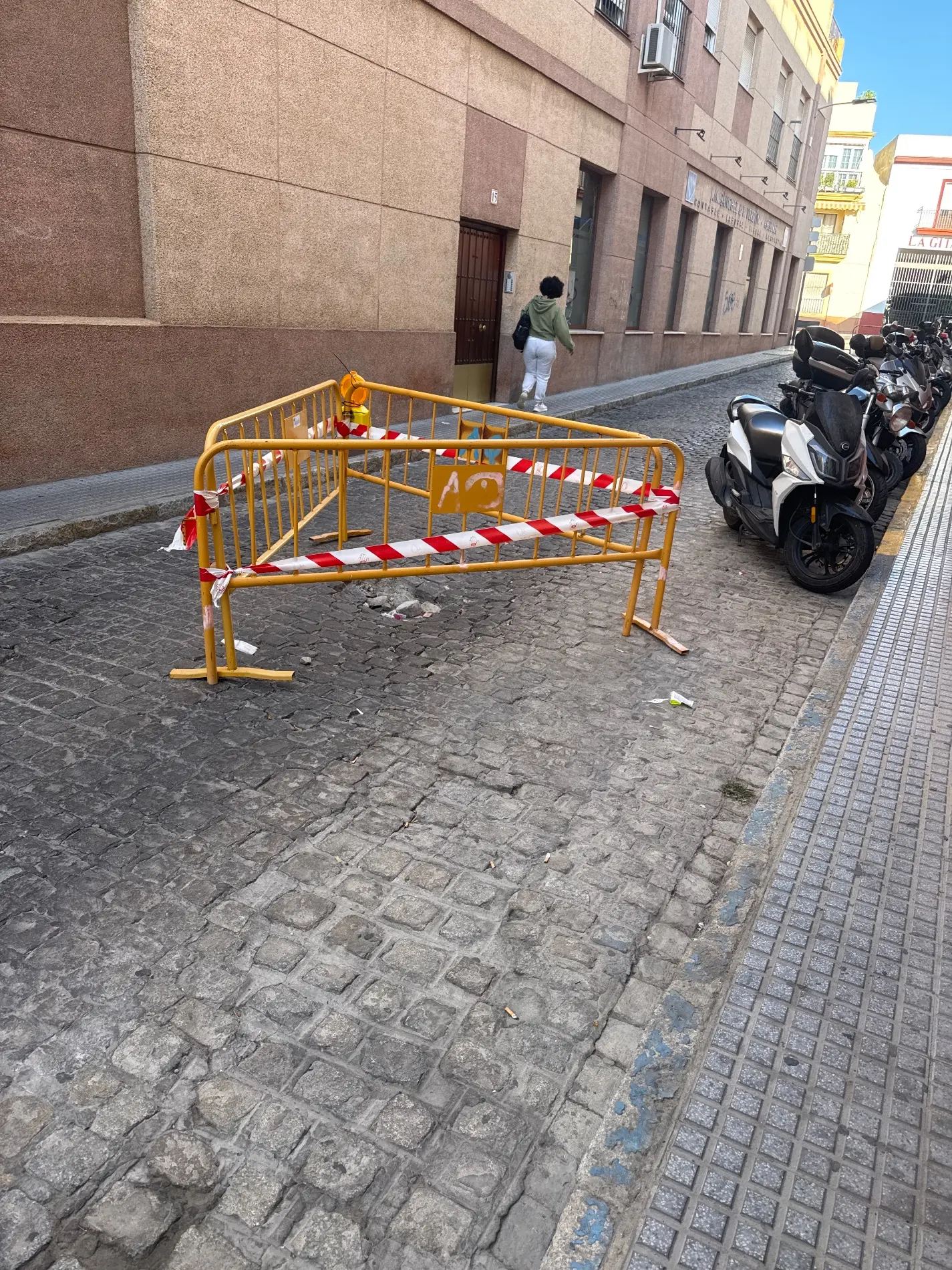 Fotografía de la incidencia: No recuerdo cuánto tiempo hace que está el desperfecto espero lo arreglen pronto.